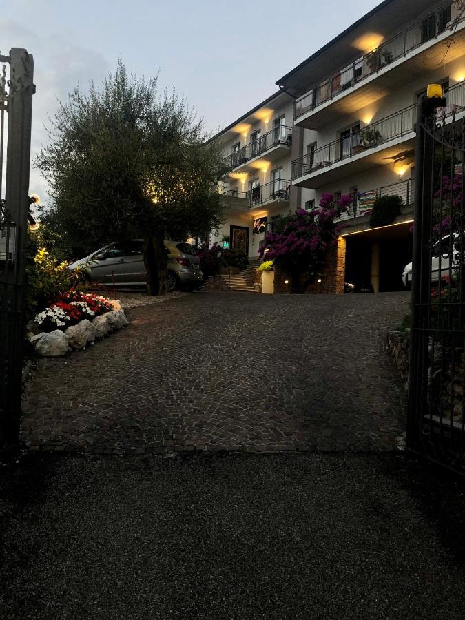 מאלצ'סינה Hotel Garden מראה חיצוני תמונה