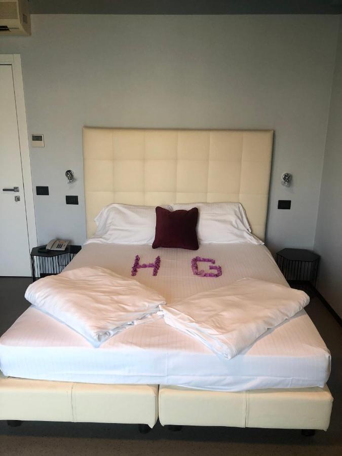 מאלצ'סינה Hotel Garden מראה חיצוני תמונה