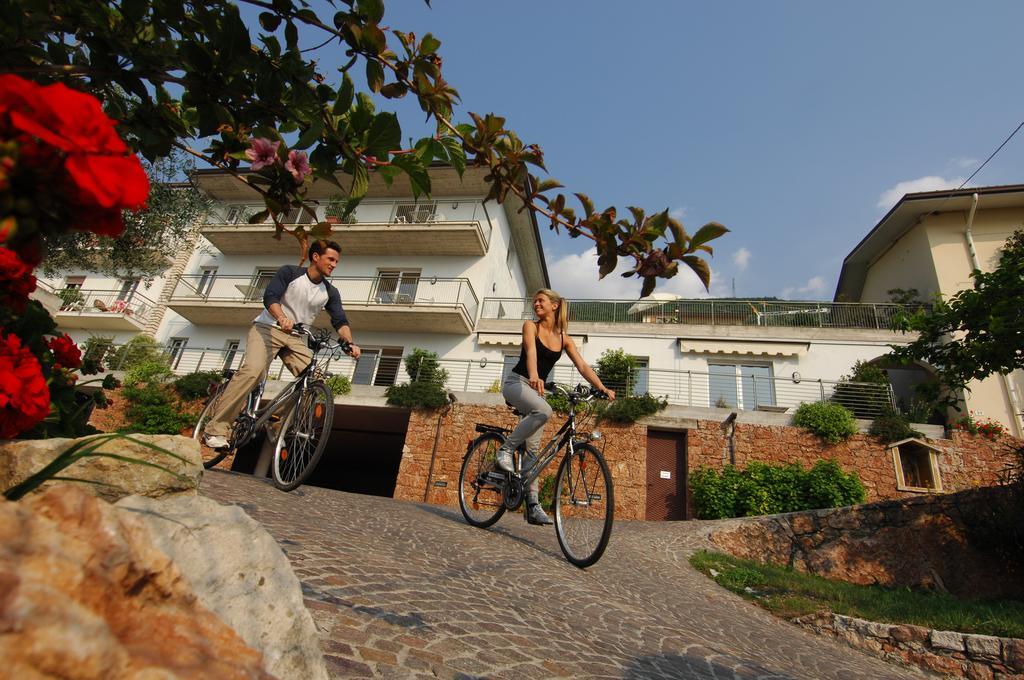 מאלצ'סינה Hotel Garden מראה חיצוני תמונה